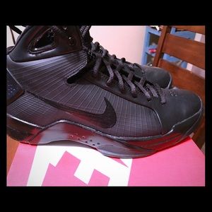 New without Tags Men Nike Shoes 7.5 Black